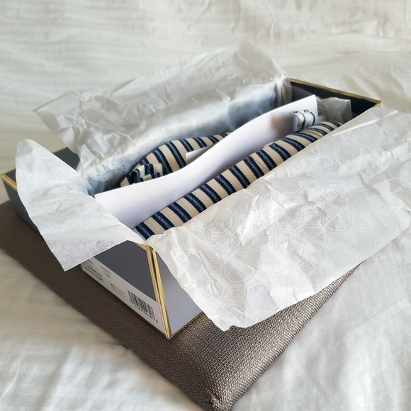 π Louise et Cie Aramina Stripe Bow Flat π - Picture 7 of 8